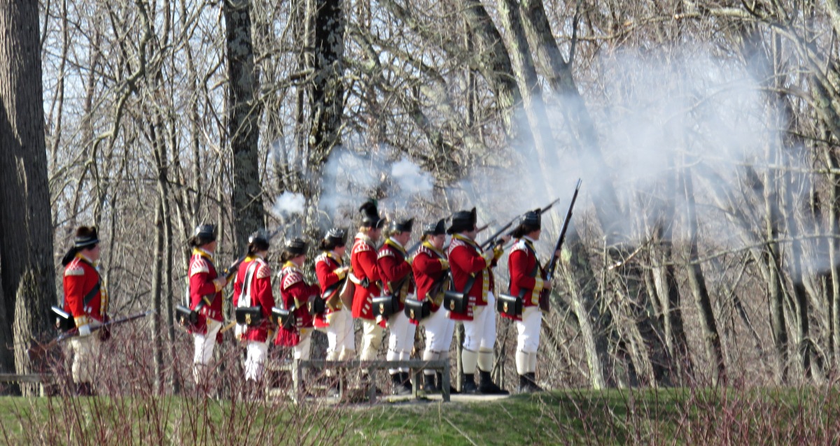 Redcoats respond to Minutemen's fire